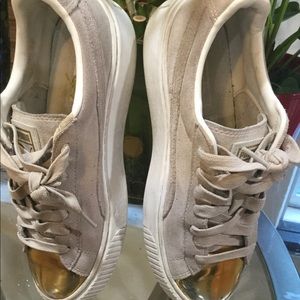 Suede Gold Tip Platform Pumas